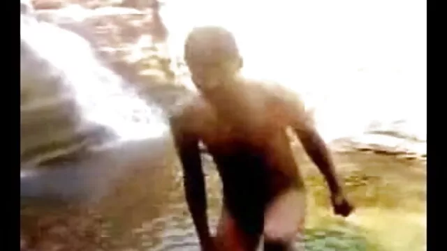 শ্যামাঙ্গিণী, ছেলে বাংলা xxx 3 বন্ধু
