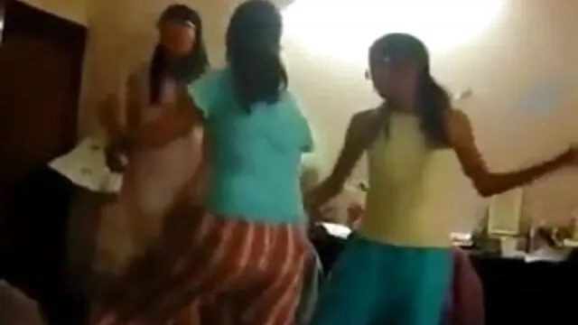 বাঁড়ার বাংলা www xxx রস খাবার, শ্যামাঙ্গিণী