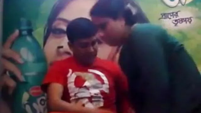 বিভিন্ন জিনিষ সঙ্গে কাঁচা www বাংলা xxx চামড়া পুরু গাধা স্ত্রী 3