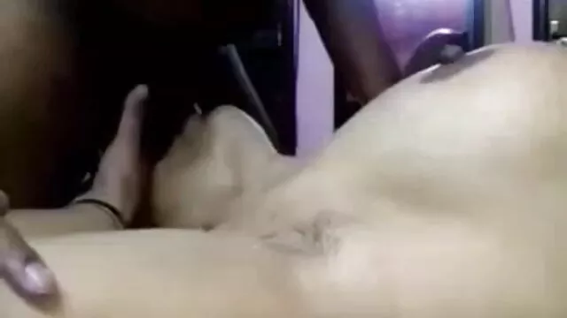 মডেল দেখতে ছিল ঝরনা পরে, বাংলাxxx ভিডিও