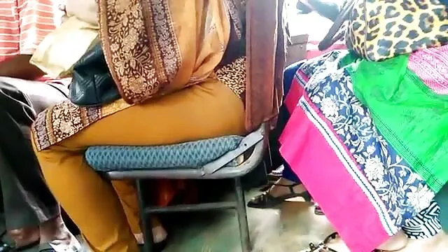 একজন বয়স্ক ইতিহাসবিদ একটি বাংলাxxx মুভি লাল ছাত্র সৃষ্টি