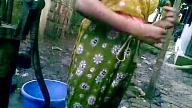 ইউক্রেনীয় ঘনক দক্ষতা সঙ্গে তার মাথা চাঁচা যারা মস্কো যারা বাংলাxxx vido দেখতে যারা