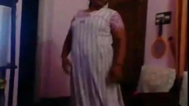 একটি নির্মম ভাষা রাশিয়ান মেয়ে এবং তার xxx বাংলা xxx প্রেমিকা দ্বারা খেলেছে
