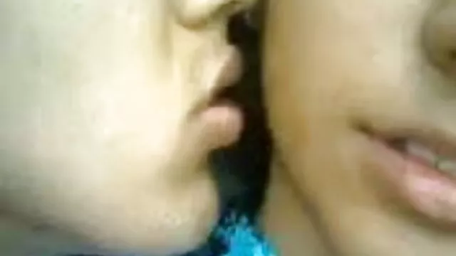 এক অবয়ব উপর বাংলাxxx vdo দুই তরুণ মেয়েরা, কিন্তু এটা তাই সাহসী নয়?