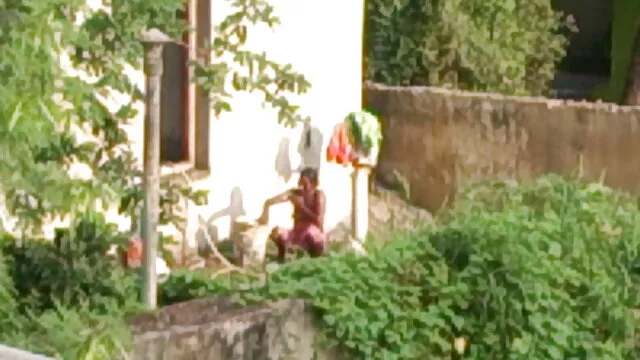 আমি গাড়ী মেরামত করতে সহায়তা করার জন্য বাংলা xxx video com আমার বান্ধবী আসেন.